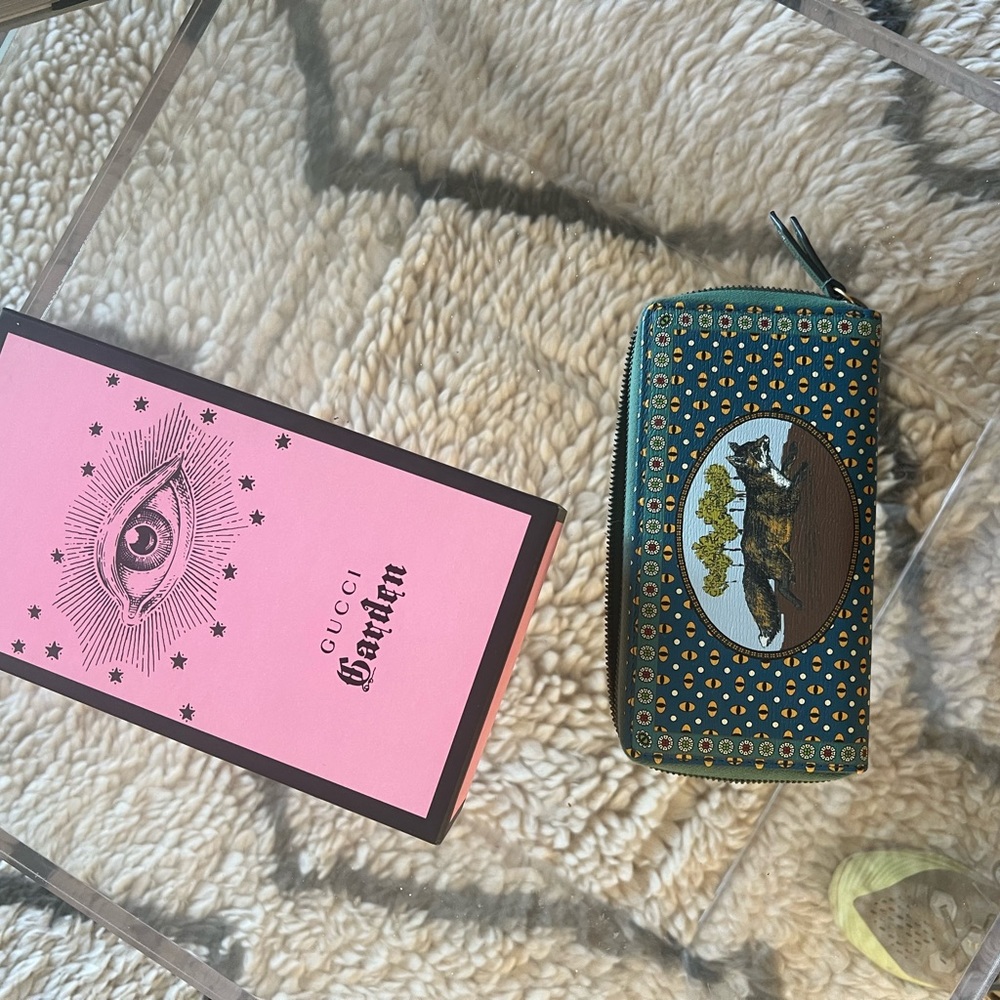 Gucci Garden new in box never used zip around wallet